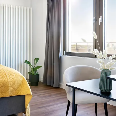 Louis & Louise & I Digital Check In Hotel apartamentowy 4*
